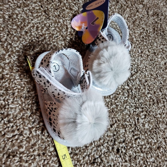 Baby Pom Pom top sandals - Picture 11 of 15